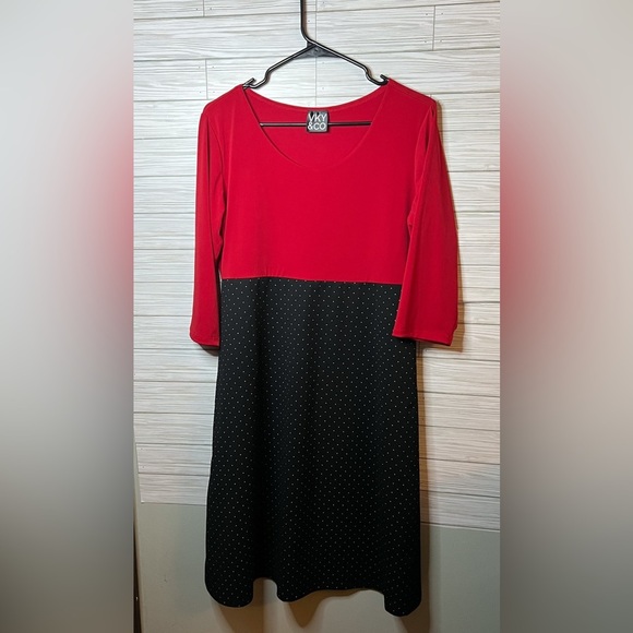 Lightweight Color Block Dress - Picture 1 of 7